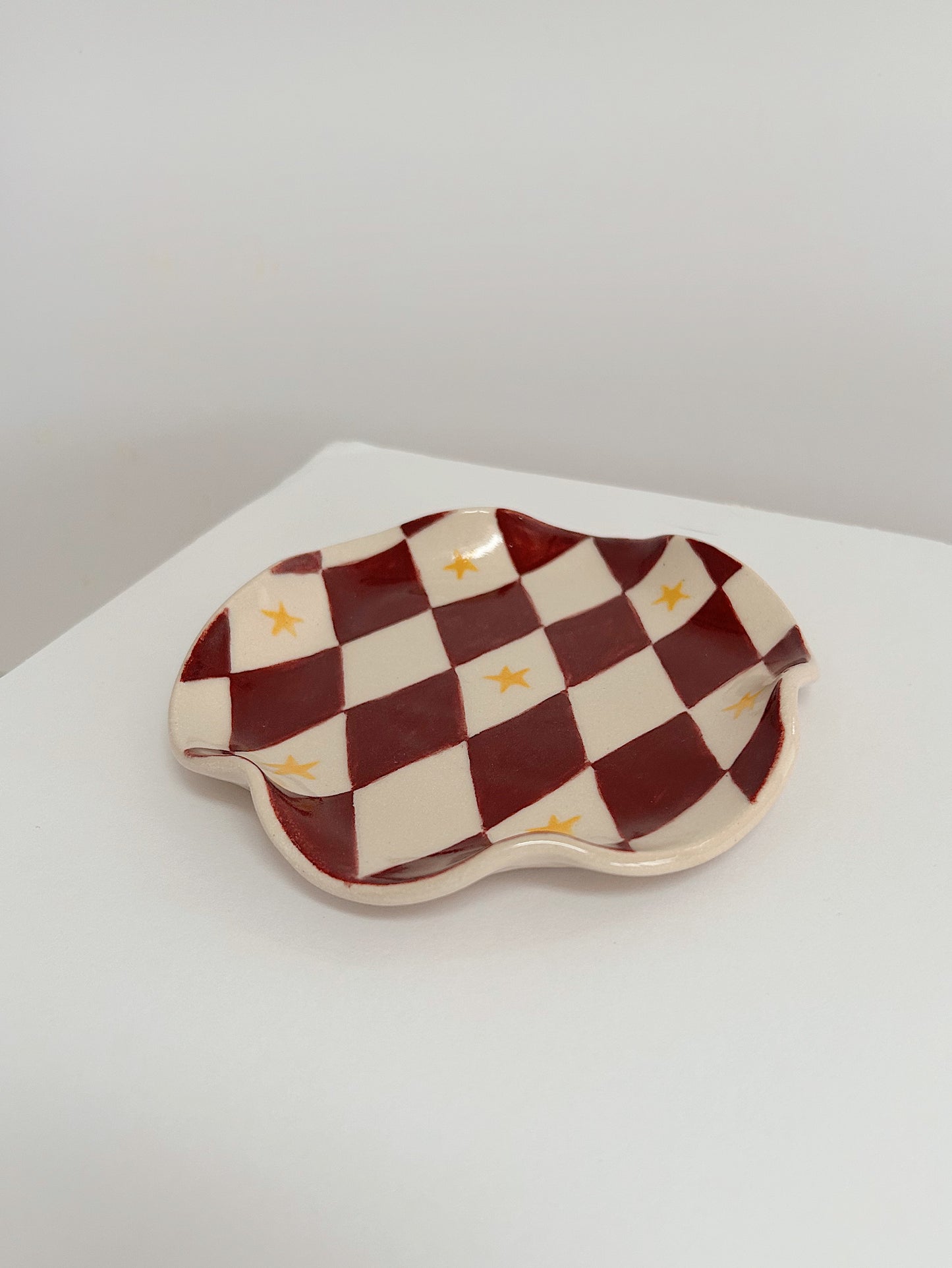 Harlequin Trinket Plate (Claret)