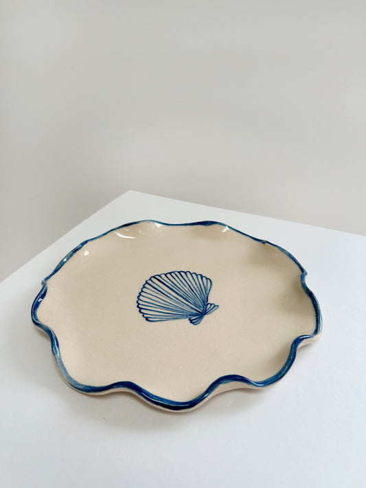 Scallop Shell Stoneware Plate